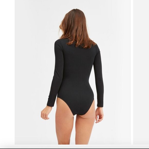 EVERLANE | THE LONG-SLEEVE V-NECK BODYSUIT - Picture 4 of 8
